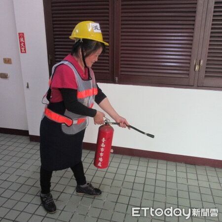 ▲台北萬華市場火災警訊，台南消防局與經發局聯手大體檢61處傳統市場，嚴格把關消安環境。（記者林東良翻攝，下同）