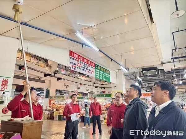 ▲台北萬華市場火災警訊，台南消防局與經發局聯手大體檢61處傳統市場，嚴格把關消安環境。（記者林東良翻攝，下同）