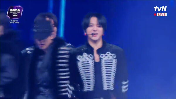 ▲MAMA／SJ連唱4首變主場！希澈帥回巔峰神顏　「超帥短髮」出場殺爆。（圖／翻攝自MyVideo）