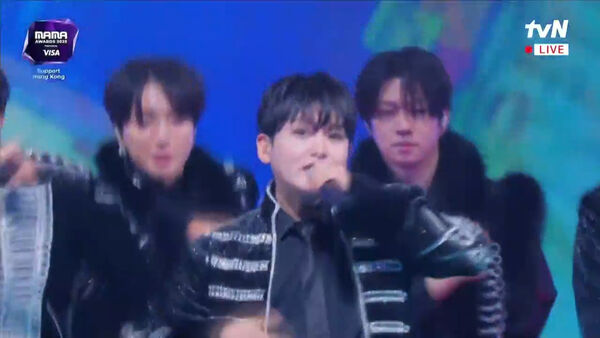 ▲MAMA／SJ連唱4首變主場！希澈帥回巔峰神顏　「超帥短髮」出場殺爆。（圖／翻攝自MyVideo）