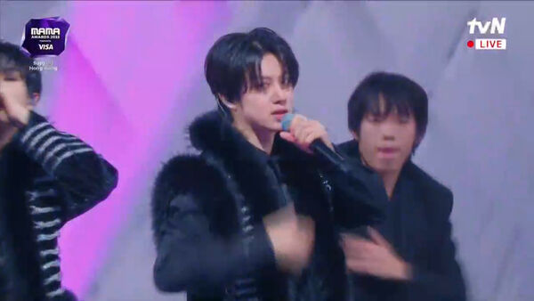 ▲MAMA／SJ連唱4首變主場！希澈帥回巔峰神顏　「超帥短髮」出場殺爆。（圖／翻攝自MyVideo）