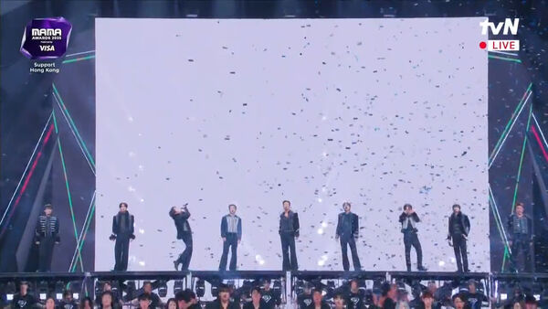 ▲MAMA／SJ連唱4首變主場！希澈帥回巔峰神顏　「超帥短髮」出場殺爆。（圖／翻攝自MyVideo）