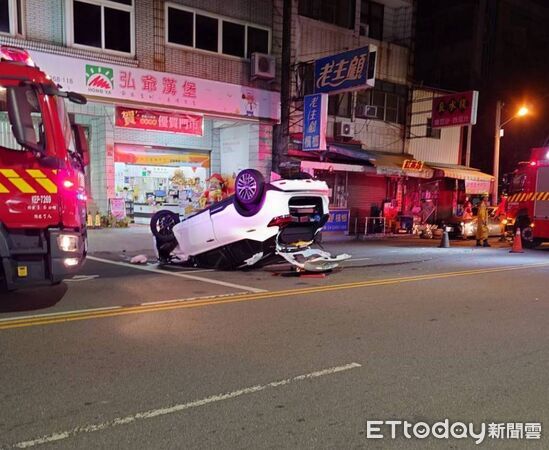 ▲▼  台中26歲女酒駕自撞「烏龜翻」！狼狽爬車外狂吐&hellip;酒測值超標下場曝光           。（圖／記者鄧木卿翻攝）