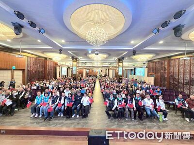 國民黨131周年黨慶盛大舉行 嘉義市長黃敏惠親頒70年黨員獎章