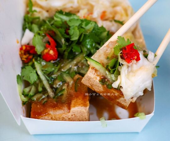 ▲▼中壢平鎮公園貨車蘿蔔糕小吃。（圖／部落客陳曉可提供）