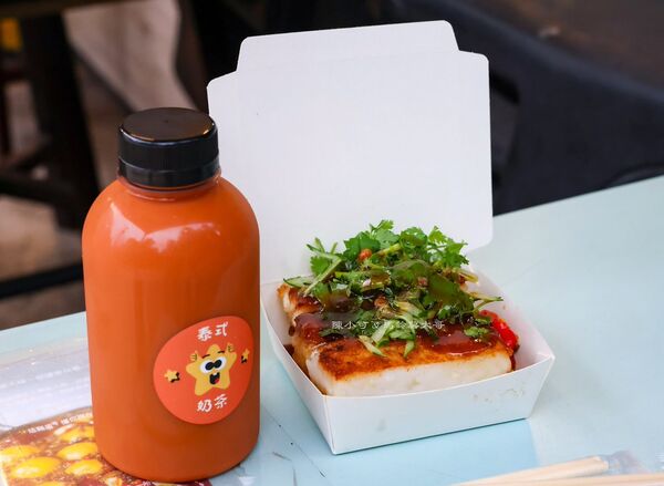 ▲▼中壢平鎮公園貨車蘿蔔糕小吃。（圖／部落客陳曉可提供）