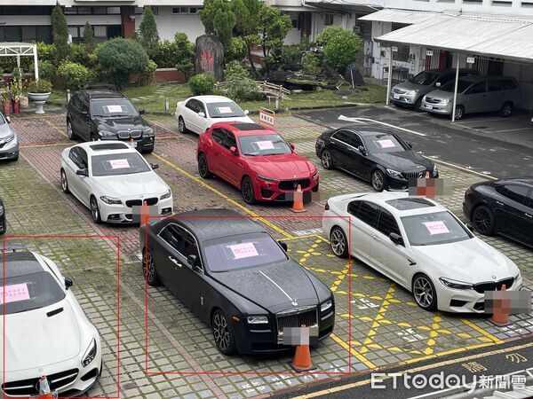 ▲▼            26歲吳姓網紅才因找人扮雄女學 生大改造惹議，日前又涉詐欺被檢方聲押禁見獲准。（圖／記者陳崑福翻攝，下同）