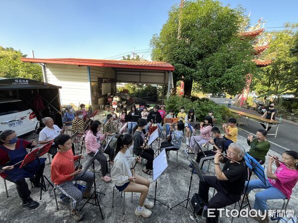 ▲和通藝愛幸福傳Ⅲ音樂會30日水道博物館，近百人跨世代同台閃耀。（記者林東良翻攝，下同）