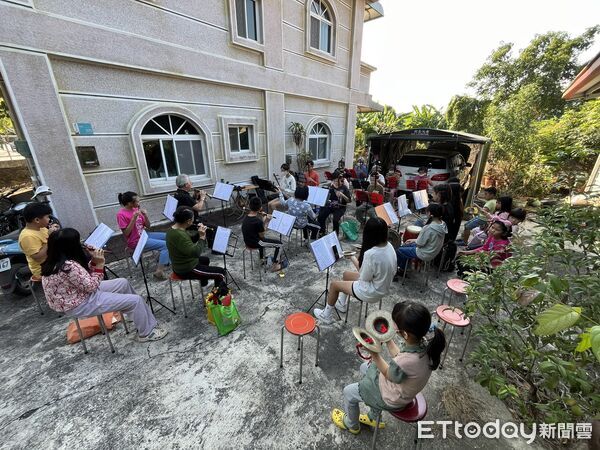 ▲和通藝愛幸福傳Ⅲ音樂會30日水道博物館，近百人跨世代同台閃耀。（記者林東良翻攝，下同）