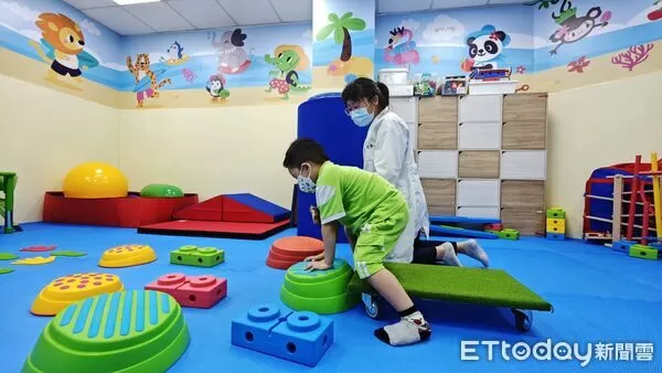 ▲▼    朴子醫院打造專業兒童治療新空間   。（圖／朴子醫院提供）