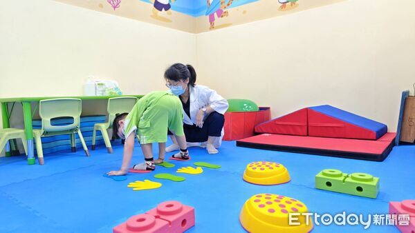 ▲▼    朴子醫院打造專業兒童治療新空間   。（圖／朴子醫院提供）