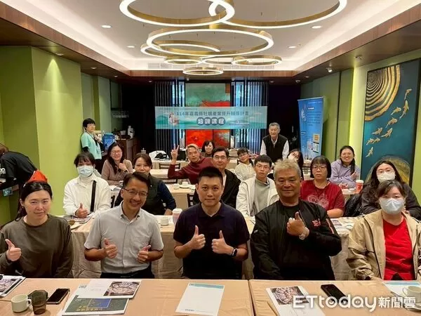 ▲▼  嘉義縣蚵產業技能訓練，助蚵農習得新技術及AI行銷   。（圖／嘉義縣政府提供）