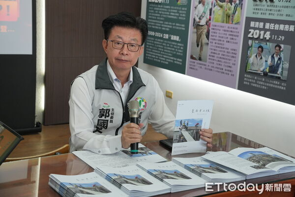 ▲台南市黨部主委郭國文發表《台南本土種》第二集，記錄風災救災善循環感動。（圖／記者林東良翻攝，下同）