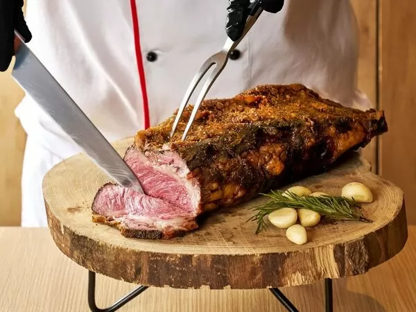 ▲六福萬怡酒店牛排回歸。（圖／取自六福萬怡酒店臉書）