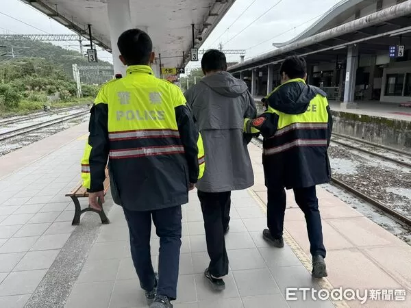 ▲▼曾姓男子正要搭火車離開光復，遭警方專案小組逮捕。（圖／鳳林警分局提供，下同）