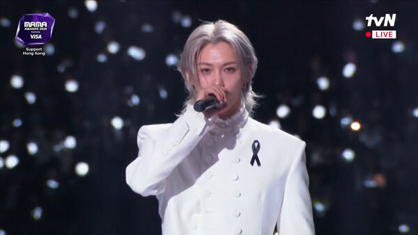 ▲▼金憓秀哀悼香港大火！低調穿搭被讚爆　別黑絲帶：奇蹟會發生。（圖／翻攝自MyVideo）