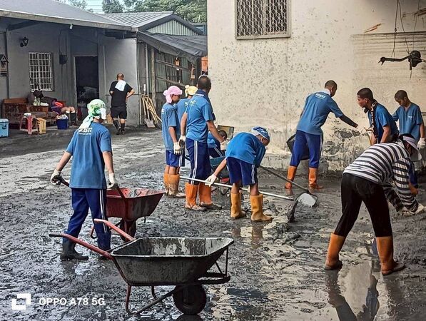 ▲三民國中協助陳顥以復原家園。（圖／花蓮縣三民國中棒球隊粉絲團）