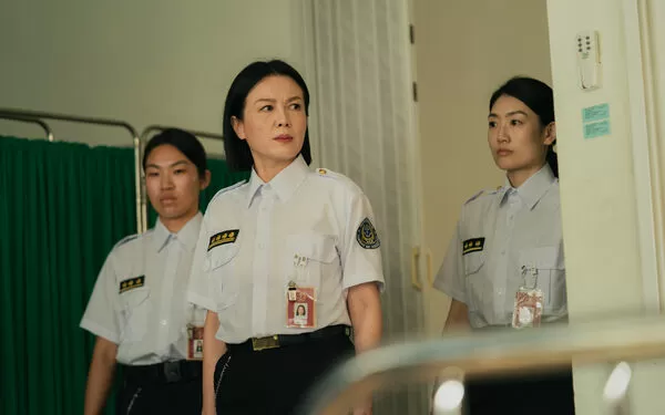 ▲《陽光女子合唱團》苗可麗飾演的科長不怒而威。（圖／壹壹喜喜提供）