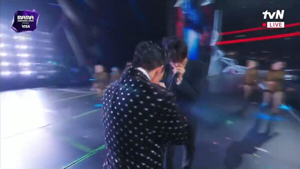 ▲▼MAMA／天王GD壓軸登場征服香港！連飆3首神曲　別黑絲帶致意。（圖／翻攝自MyVideo）