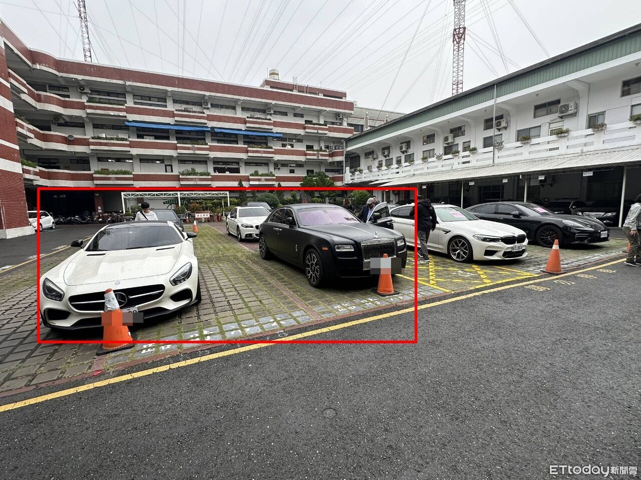 扮雄女「改造壞女孩」惹議!26歲網紅勞斯萊斯被查扣…真實身分曝