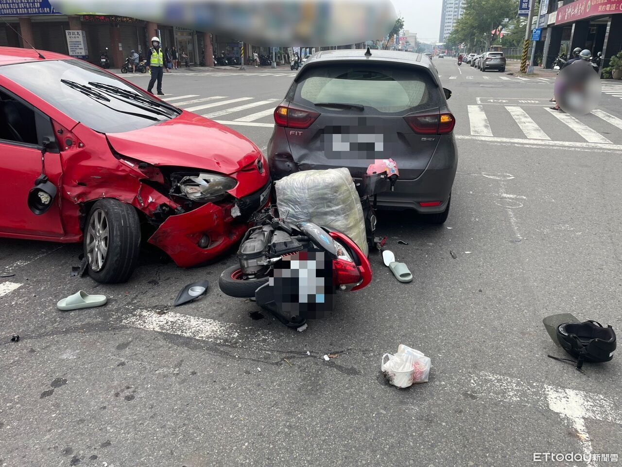 高雄楠梓路口驚魂！轎車迴轉失控掃撞3大1小車　2女受傷送醫