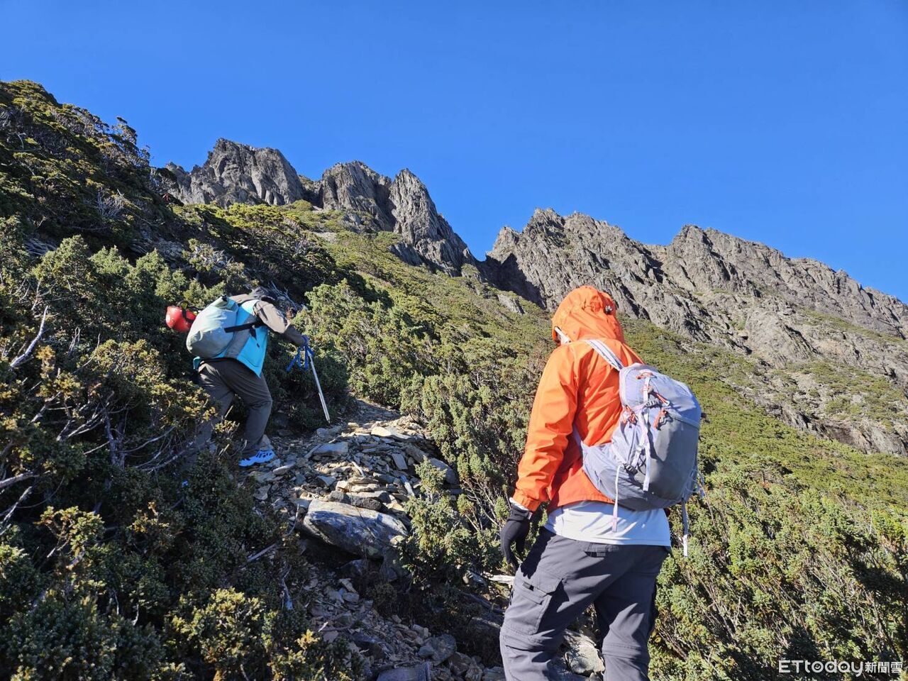 退休校長登玉山後四峰失聯　搜救人員圓峰山屋山域搜尋