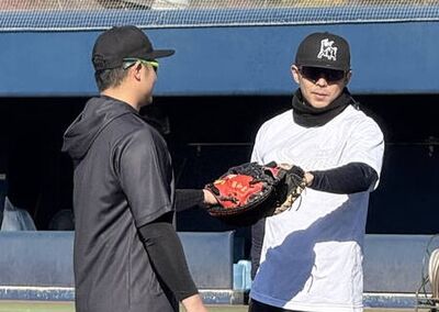 和味全強肩捕手蔣少宏合練！若月健矢：他對棒球的想法很有趣