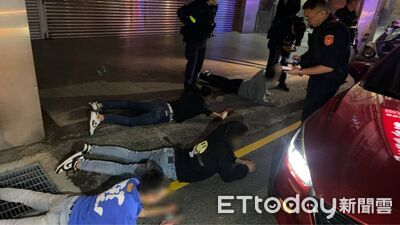 新竹城隍廟爆「砍人械鬥」！17歲男濺血臟器外露　警火速逮8嫌