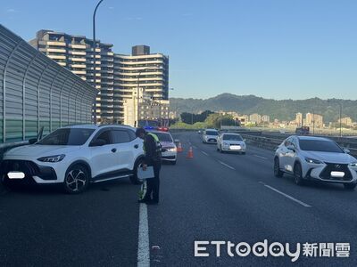 國3北上安坑段休旅車自撞 駕駛一度無呼吸心跳!母幸運無傷