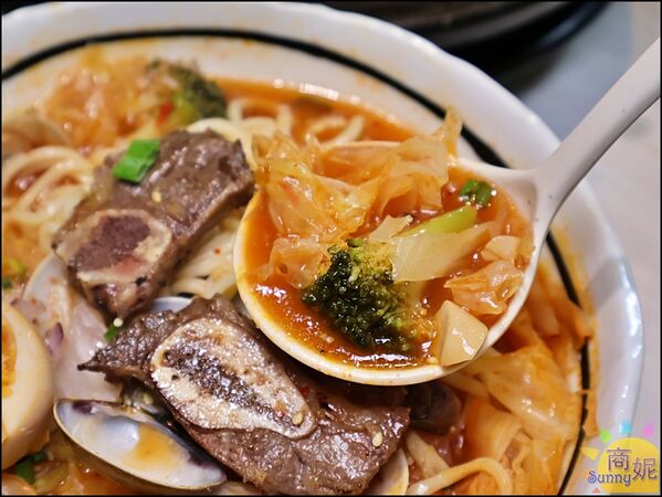 ▲▼台中韓國華僑開的平價韓式麵食。（圖／部落客商妮提供）
