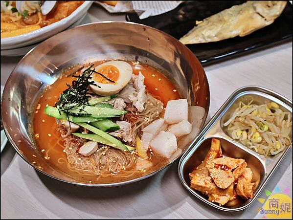 ▲▼台中韓國華僑開的平價韓式麵食。（圖／部落客商妮提供）