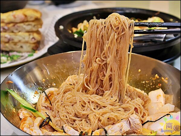 ▲▼台中韓國華僑開的平價韓式麵食。（圖／部落客商妮提供）