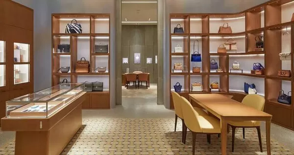 法國精品品牌愛馬仕向來象徵奢華與高端，其創始家族長年位居奢侈品金字塔頂端。（圖／翻攝自愛馬仕官網）