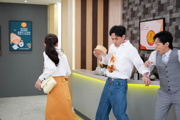 ▲「萬秀洗衣店第」三代老闆張瑞夫驚喜客串八點檔。（圖／三立提供）