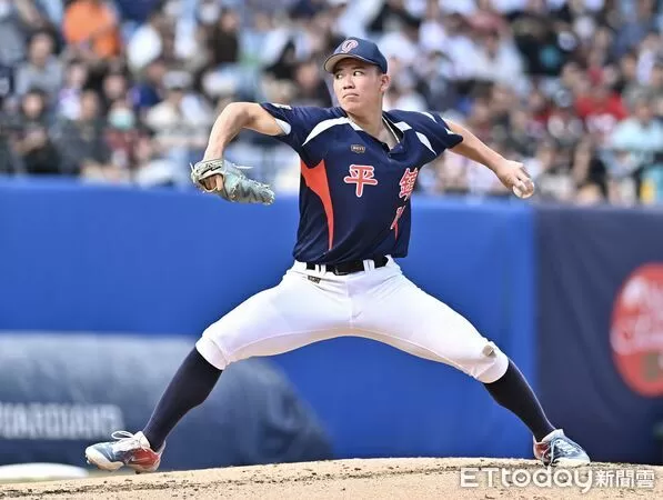 ▲▼ 2025第十三屆中信盃黑豹旗全國高中棒球大賽，平鎮高中吳丞顥。（圖／記者李毓康攝）