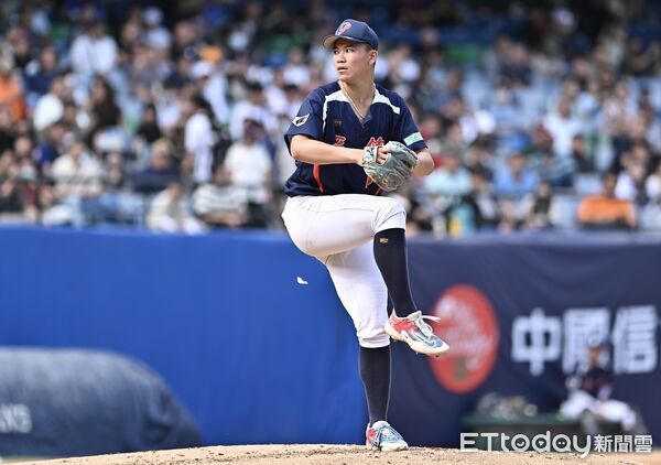 ▲▼ 2025第十三屆中信盃黑豹旗全國高中棒球大賽，平鎮高中吳丞顥。（圖／記者李毓康攝）