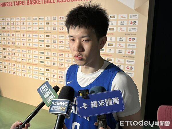 ▲中華男籃林書緯、游艾喆、周桂羽、林庭謙、陳盈駿、圖齊。（圖／記者杜奕君攝）