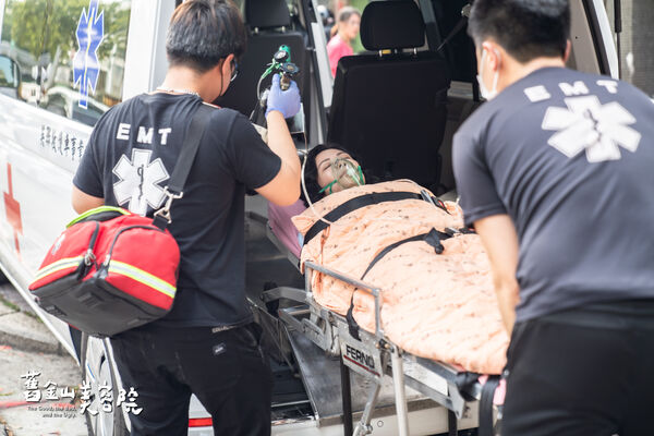 ▲連晨翔、陳孝萱在《舊金山美容院》有精彩對手戲。（圖／TVBS提供）