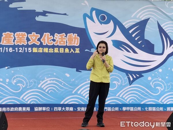 ▲台南市安南四草大眾廟前廣場熱鬧展開虱目魚產業文化活動，提供虱目魚粥丸湯共襄盛舉。（記者林東良翻攝，下同）