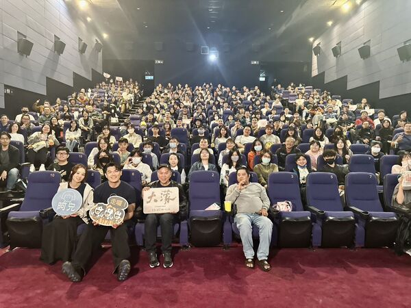 ▲導演陳玉勳率領方郁婷、柯煒林跑台北、台南宣傳《大濛》。（圖／華文創提供）