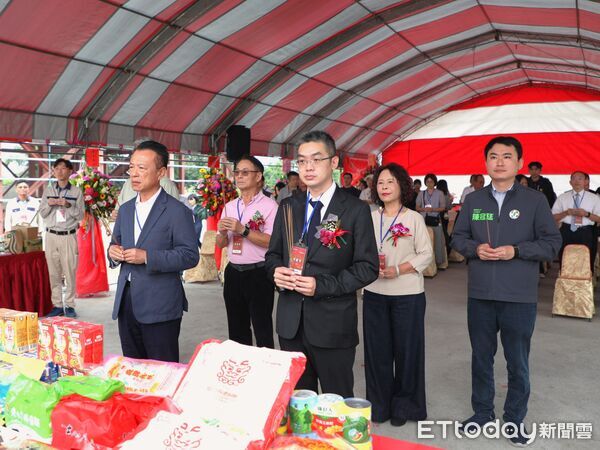 ▲▼  翁章梁出席東豐調理食品中埔廠上樑典禮 迎接地方產業新契機  。（圖／嘉義縣政府提供）