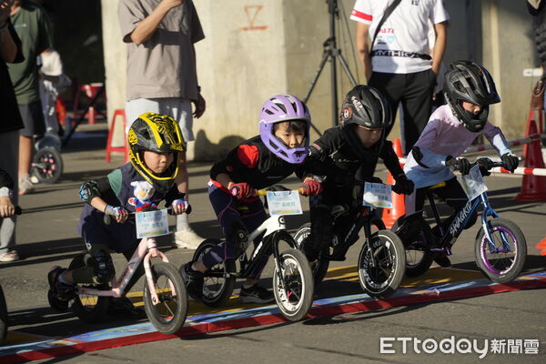 ▲南投市公所於輪動場預定地舉辦滑步車競賽。（圖／南投市公所提供，下同）