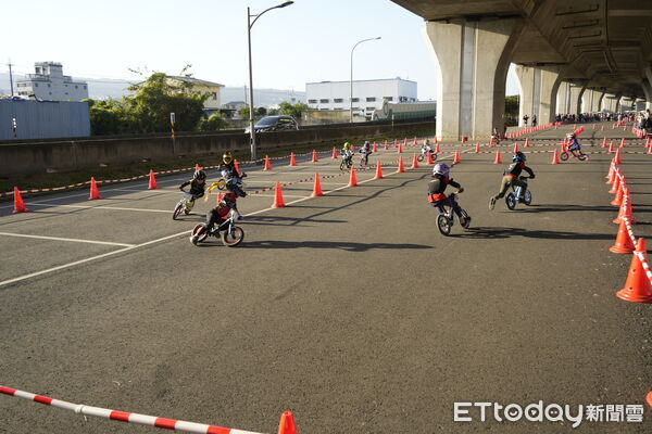 ▲輪動場預定地！滑步車競賽登場，南投市長夫人資助打造專業賽事。（圖／南投市公所提供）