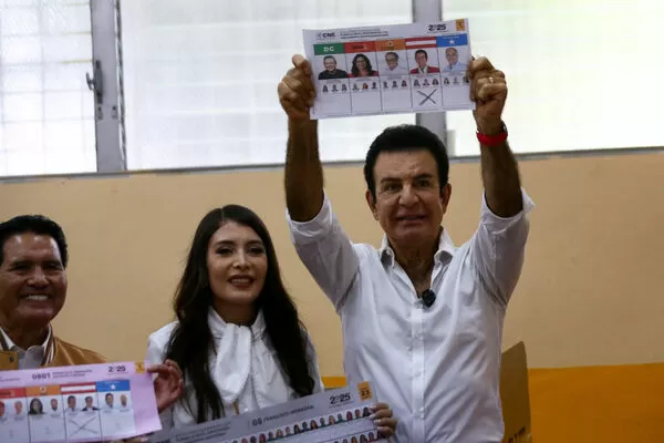 ▲▼宏都拉斯中間右派反對黨自由黨候選人納斯拉亞（Salvador Nasralla）。（圖／路透）