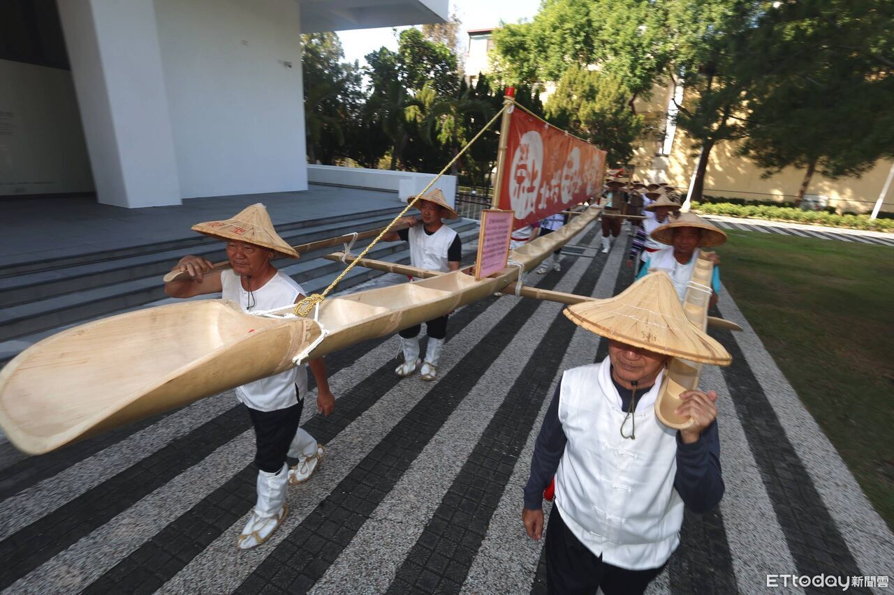 草屯稻草工藝文化節　8.5公尺「扁擔王」盼列金氏世界紀錄