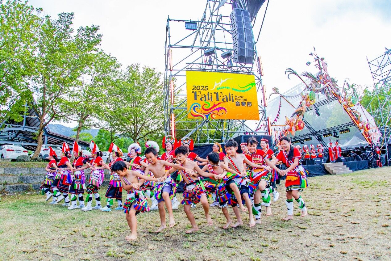 花蓮 Fali Fali 音樂節 圓滿落幕　破萬人次湧入馬太林 縱谷化身部落大舞台（圖／花蓮縣政府提供）