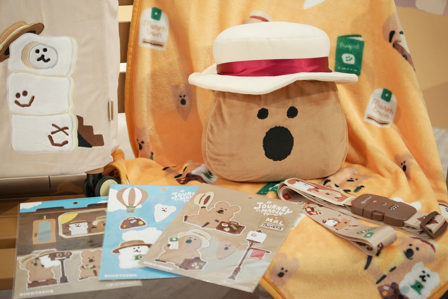 ▲CASETiFY Bounce亮面粉色行李箱。（圖／品牌提供）