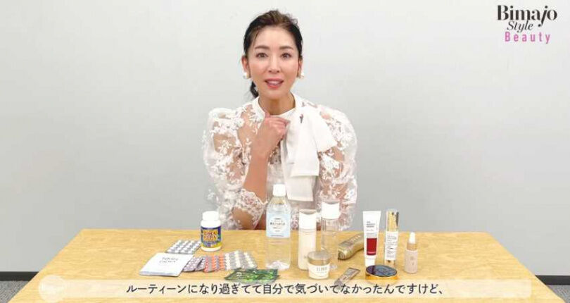 拒絕大媽體態!日本51歲美魔女擁有名模身材,透露放鬆「頭皮這裡」對抗老超有幫助,加碼睡前揉腹照樣有少女腰