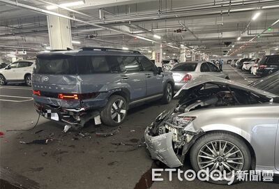 大賣場停車場內「前後連4撞」　她驚喊「快走」...下秒車爛了