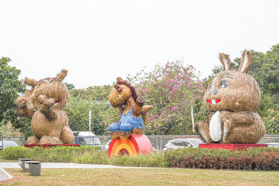 雲林「酸菜故鄉」本周末限定稻草迷宮